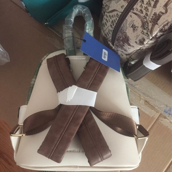 New Danielle Nicole Disney Winnie the Pooh Owl's House Figural Mini Backpack NWT - Picture 3 of 3